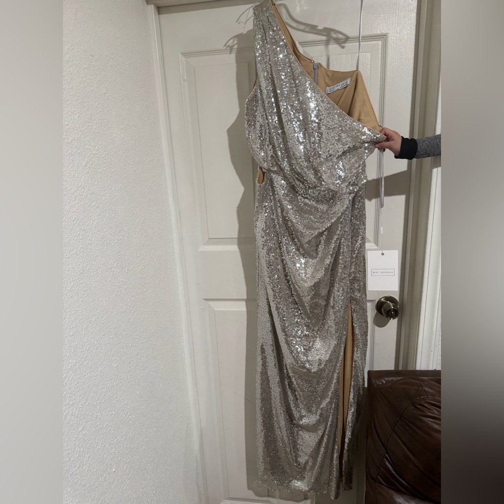 Mac Duggal Silver Sequin One Shoulder Gown size 14 - Picture 3 of 5